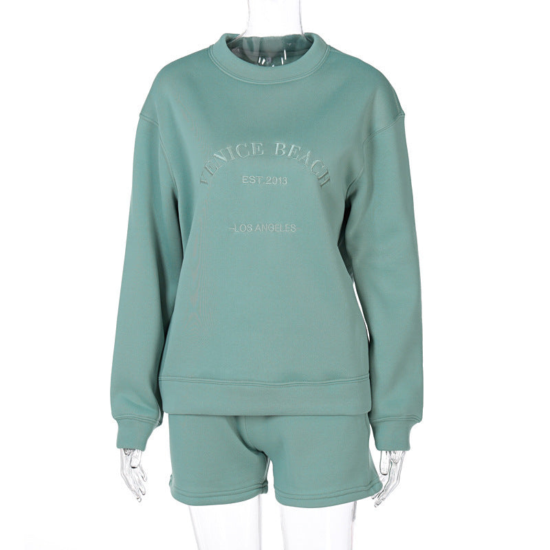 Embroidered Fleece Sweater – Thick, Loose & Cozy