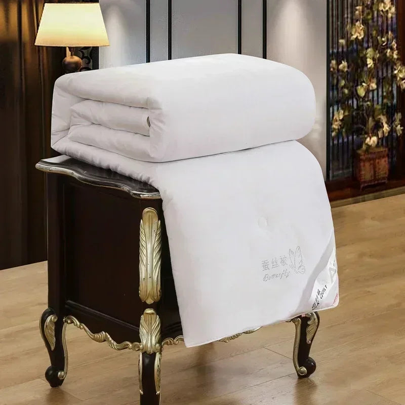 Luxury Mulberry Silk Quilt – All-Season Comforter