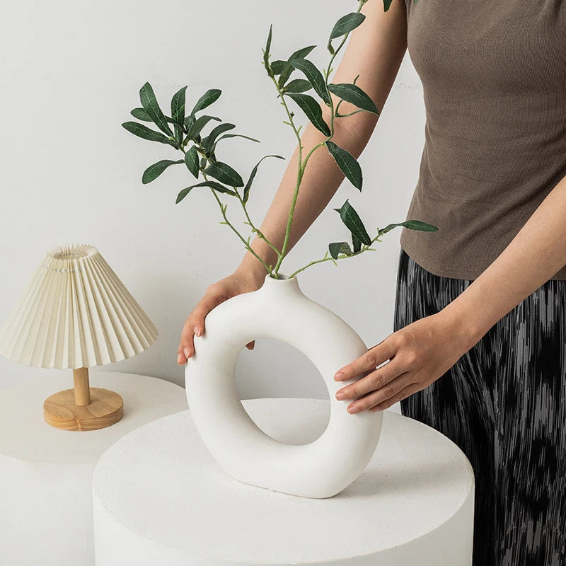 Modern Plastic Vase – Lightweight & Stylish Décor