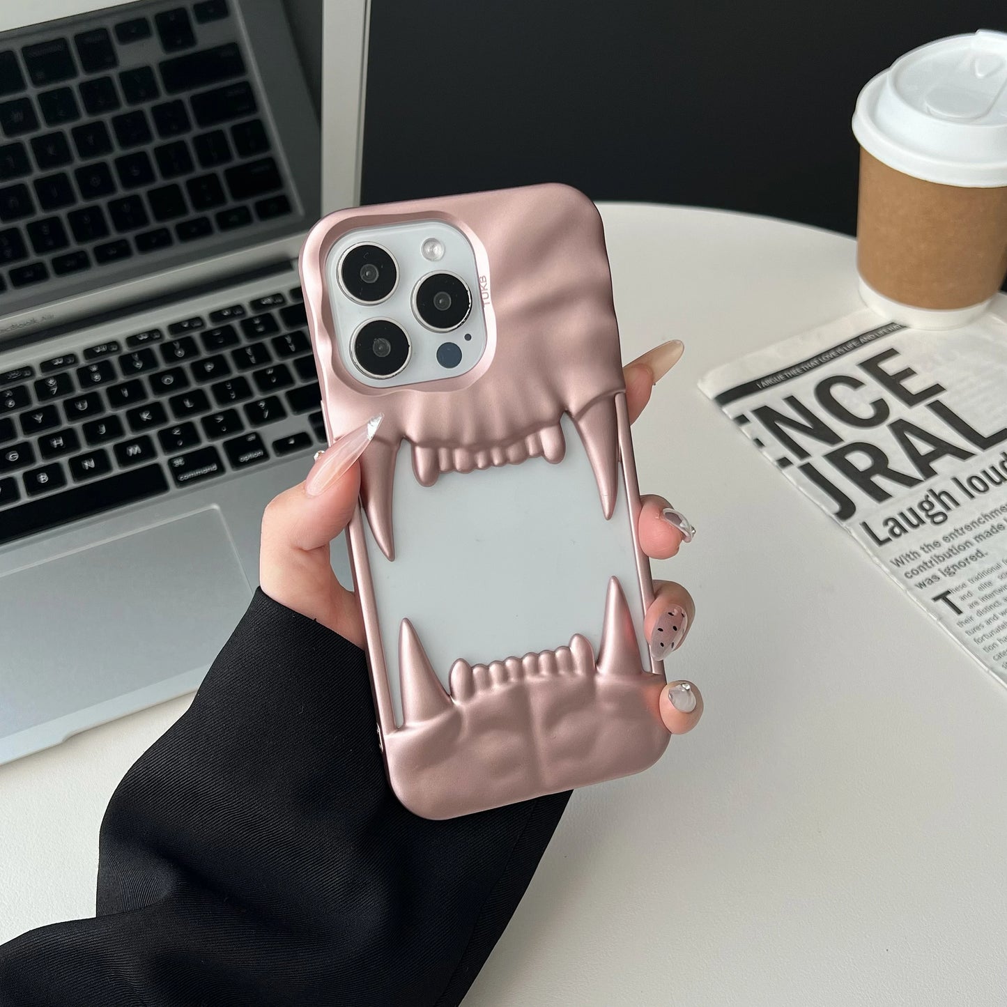 3D Pleated Tiger Tooth iPhone Case