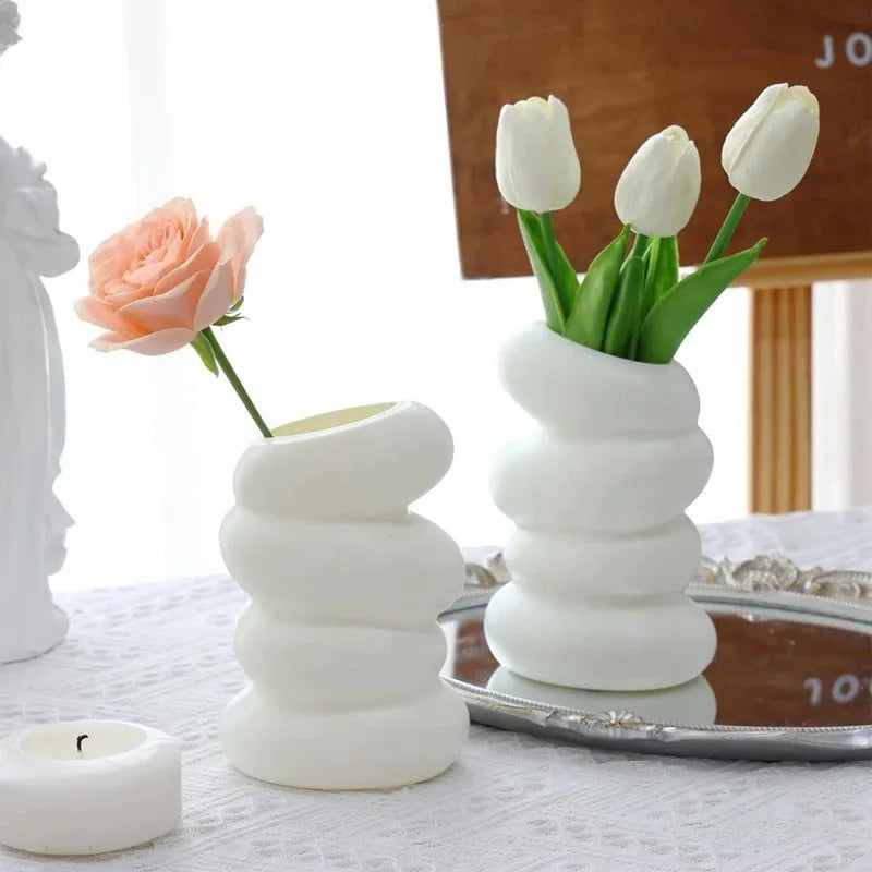 Nordic Spiral White Vase – Modern Plastic Flower Arrangement Container